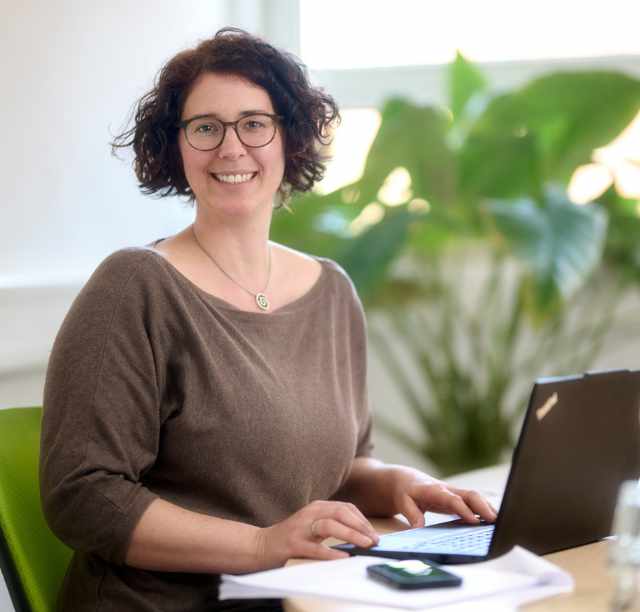 Dr. Sarah Pflug-Freund